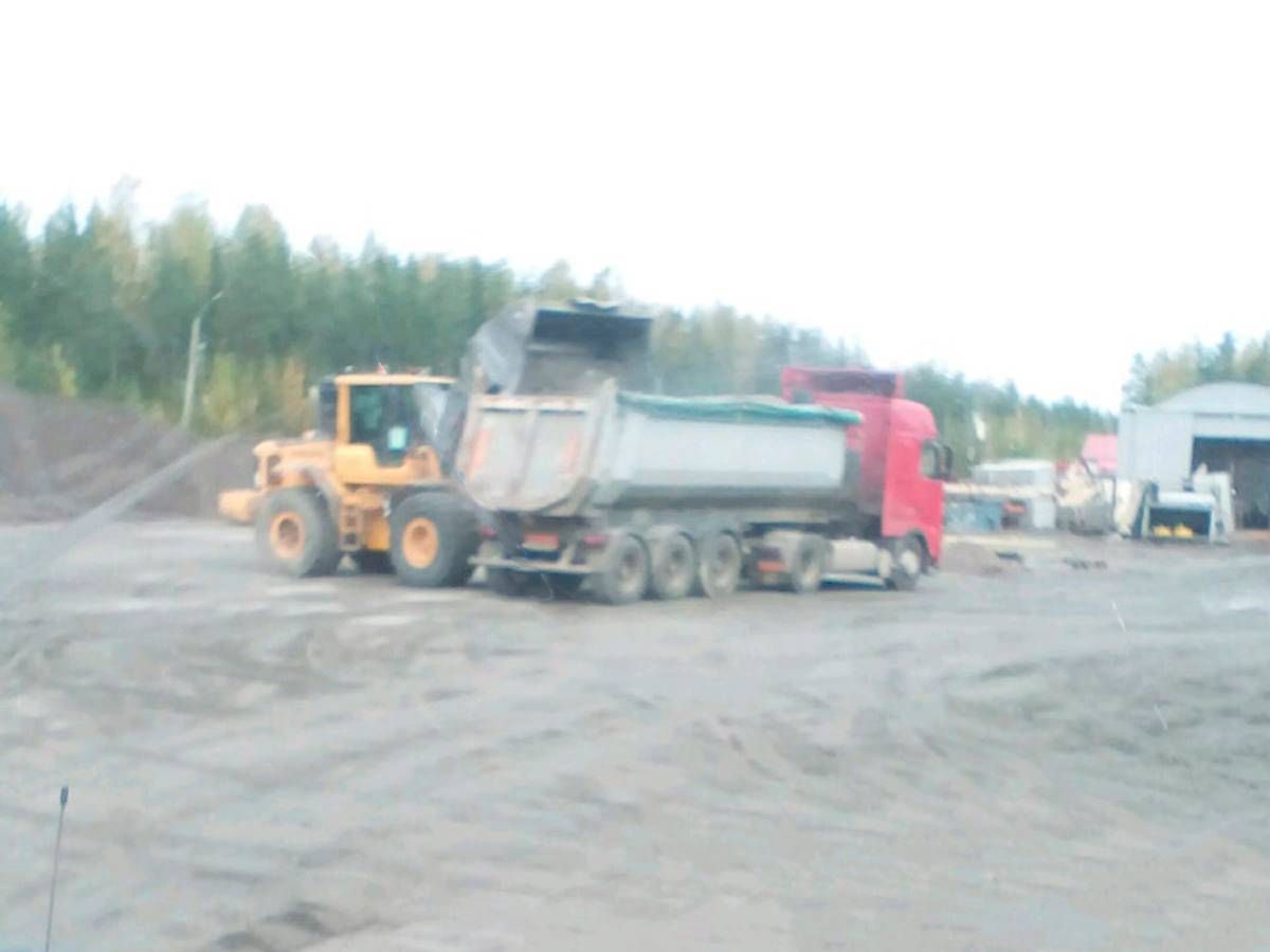 погрузка щебня на карьере Гаврилово