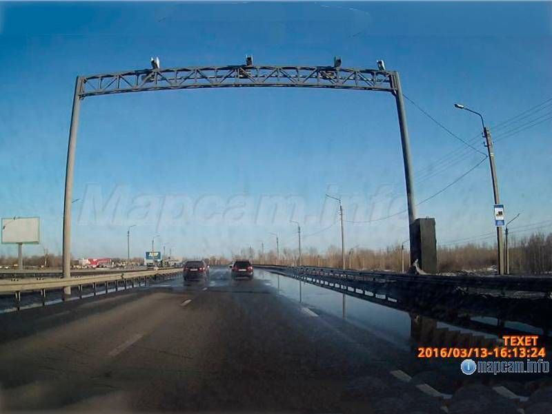 рамка на  мосту (на въезде из города)